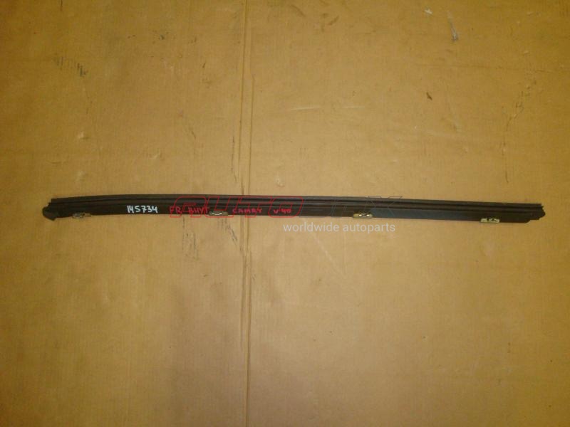 Уплотнитель Стекла Двери Camry (V40) 2006>2011