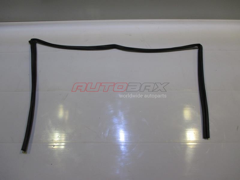 Уплотнитель Стекла Двери Mazda 3 (BL) 2009>2013