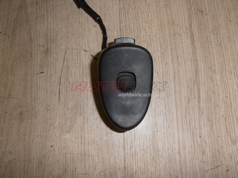 Кнопка Открывания Багажника Yaris 2005>2011